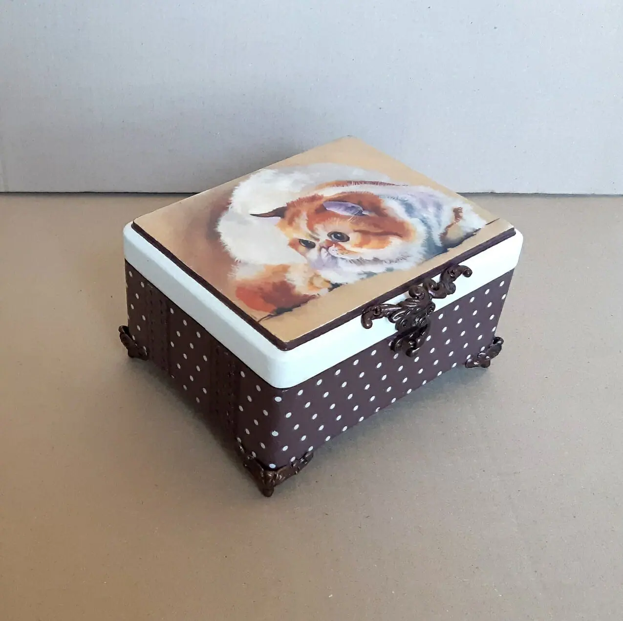 wooden box with a painted cat. brown polka dot jewelry box . cute romantic gift for beautiful storage . handmade work 10.jpg