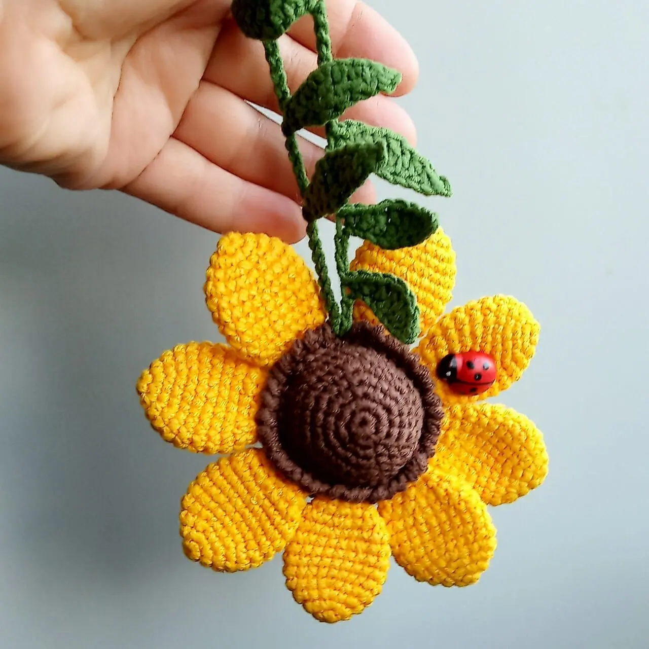 Crochet Daisy Car Accessories. Car ornament. Cute gift. - Crealandia
