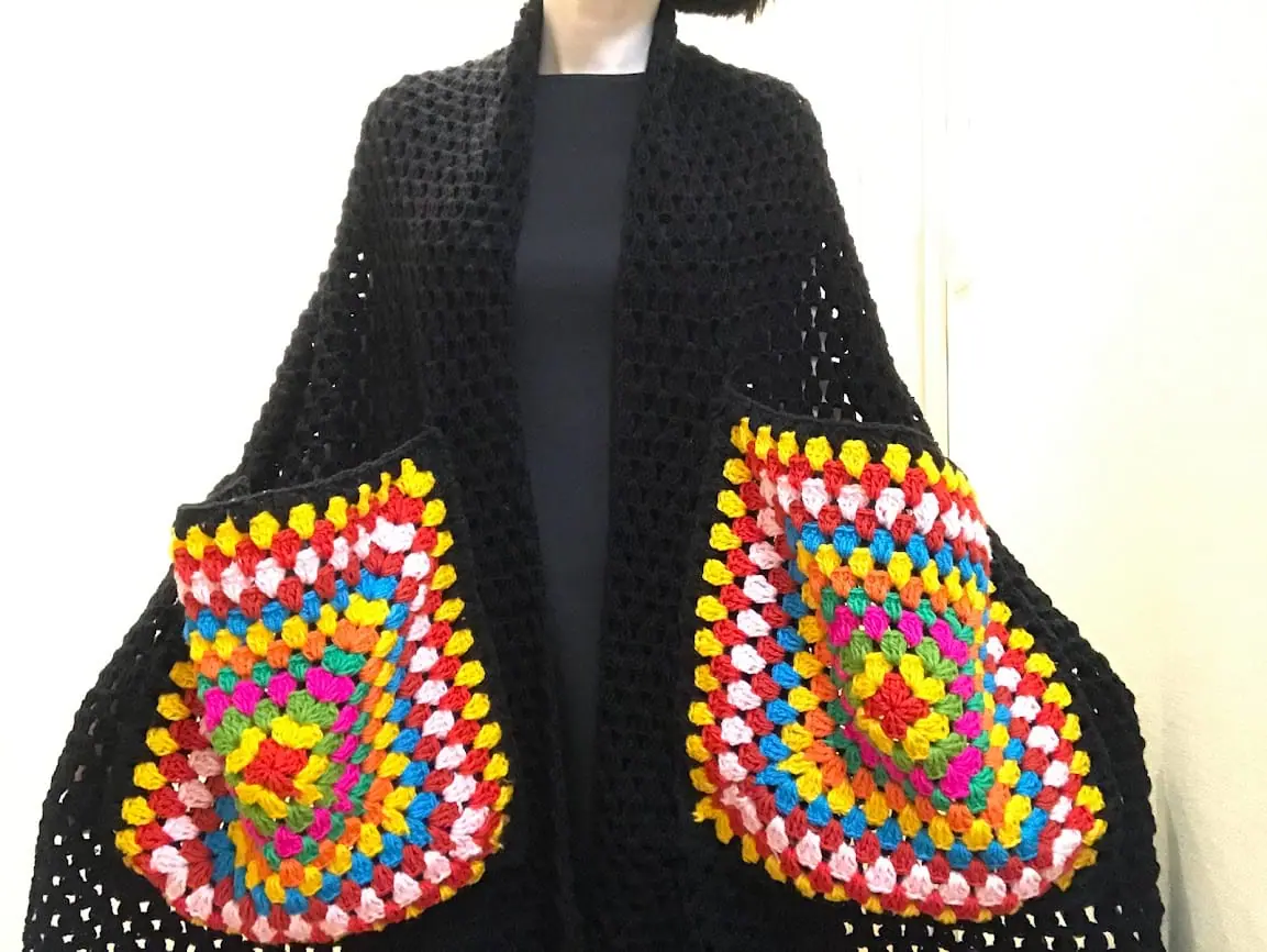 Knitted stole scarf with pockets “Granny Square”