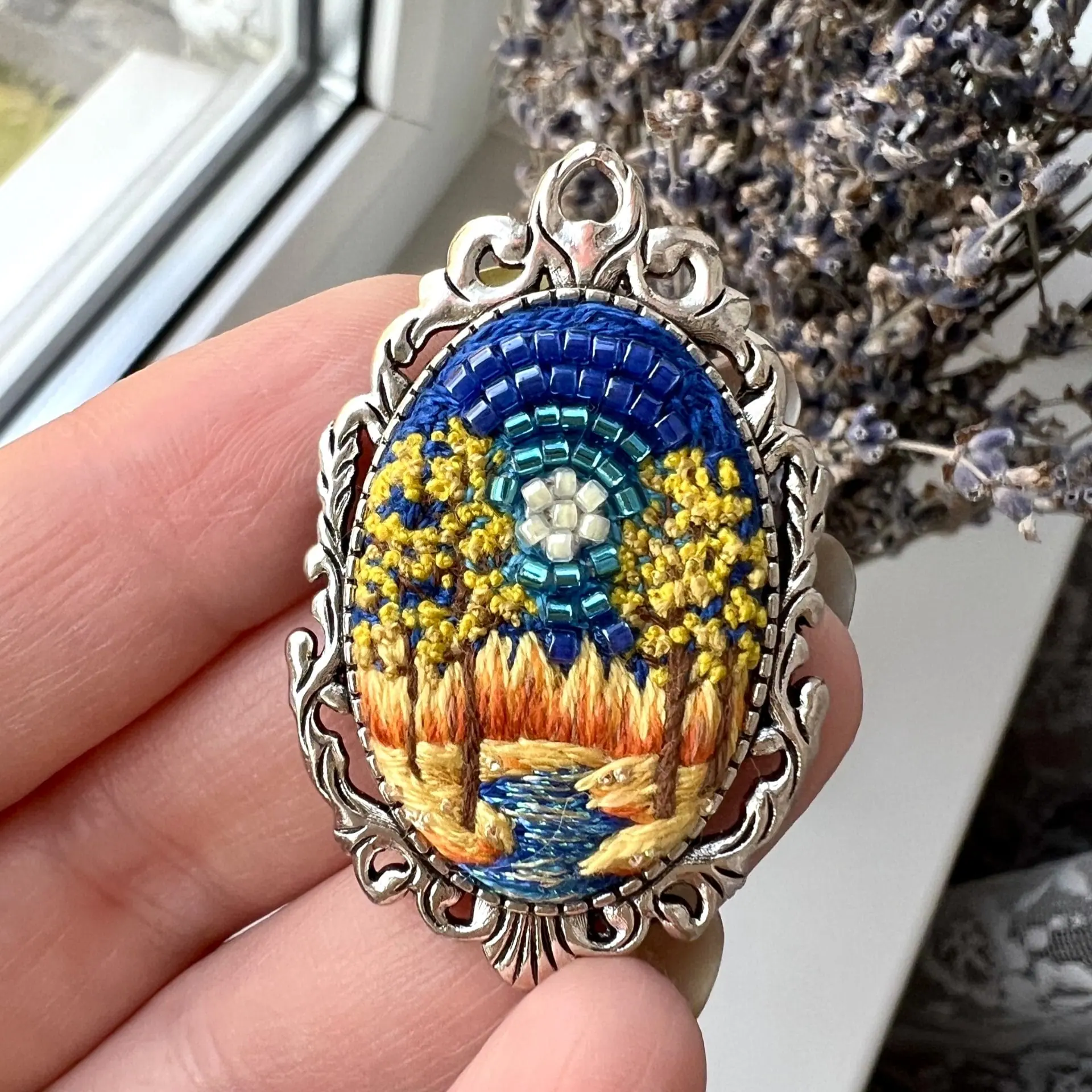 Hidden Gold landscape embroidery brooch Crealandia