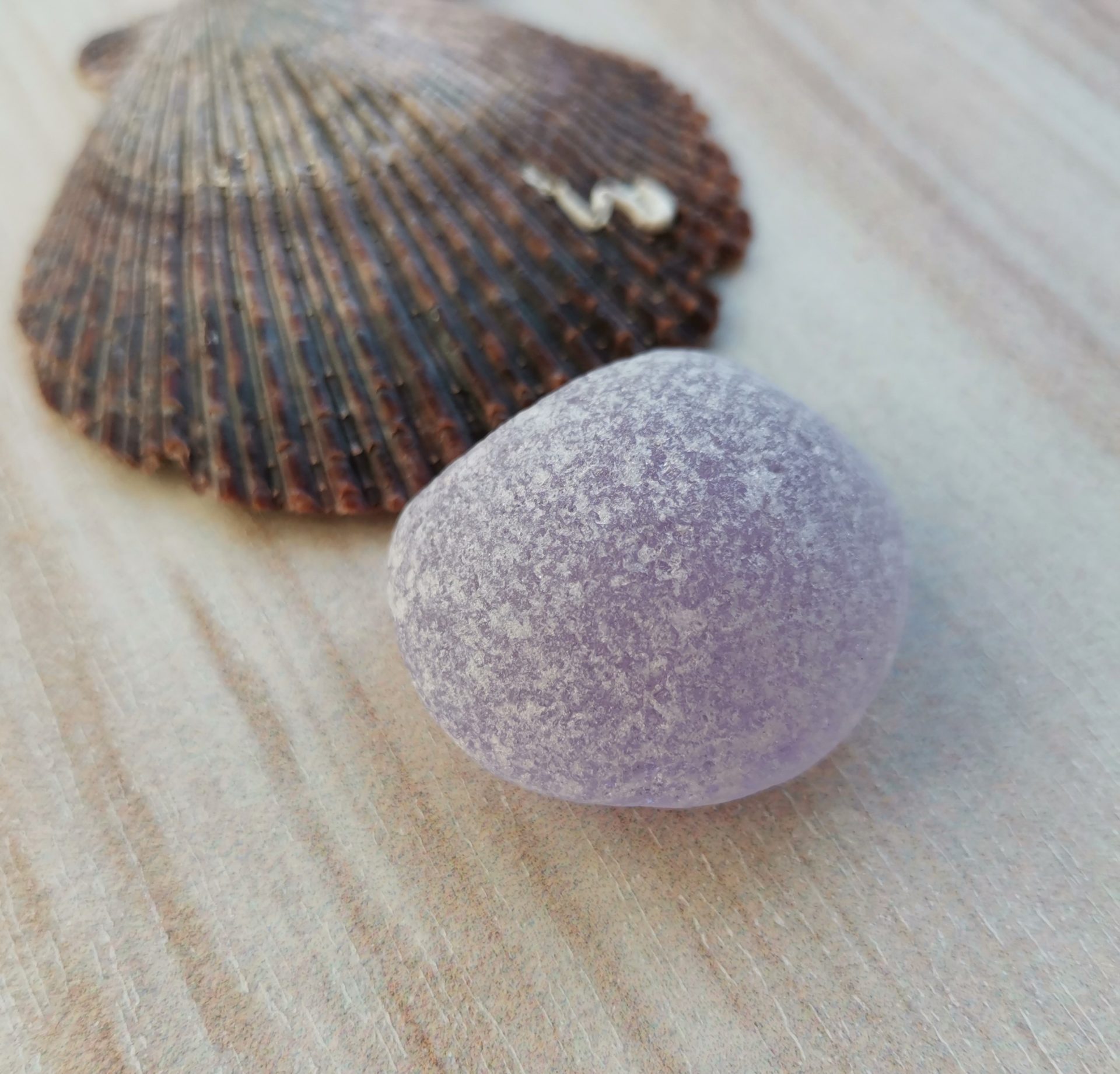 Lilac sea glass P147