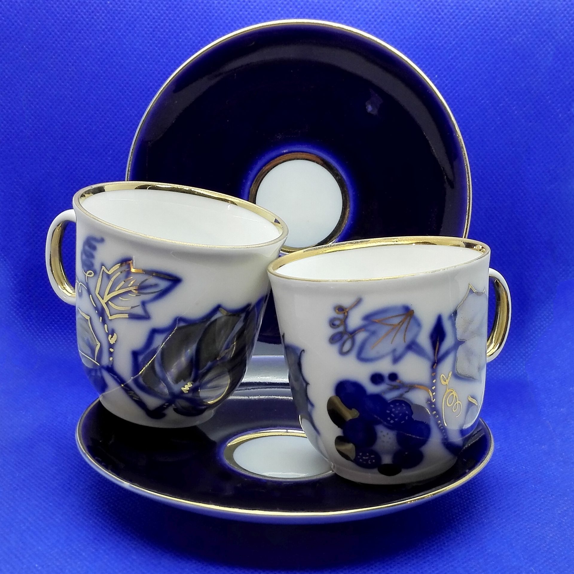 https://s3.eu-central-1.wasabisys.com/crealandia.com/wp-content/uploads/2023/12/14172742/grid-cobalt-blue-tea-cup.jpg