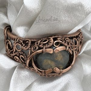 Bracelet Wire wrapped labradorite stone