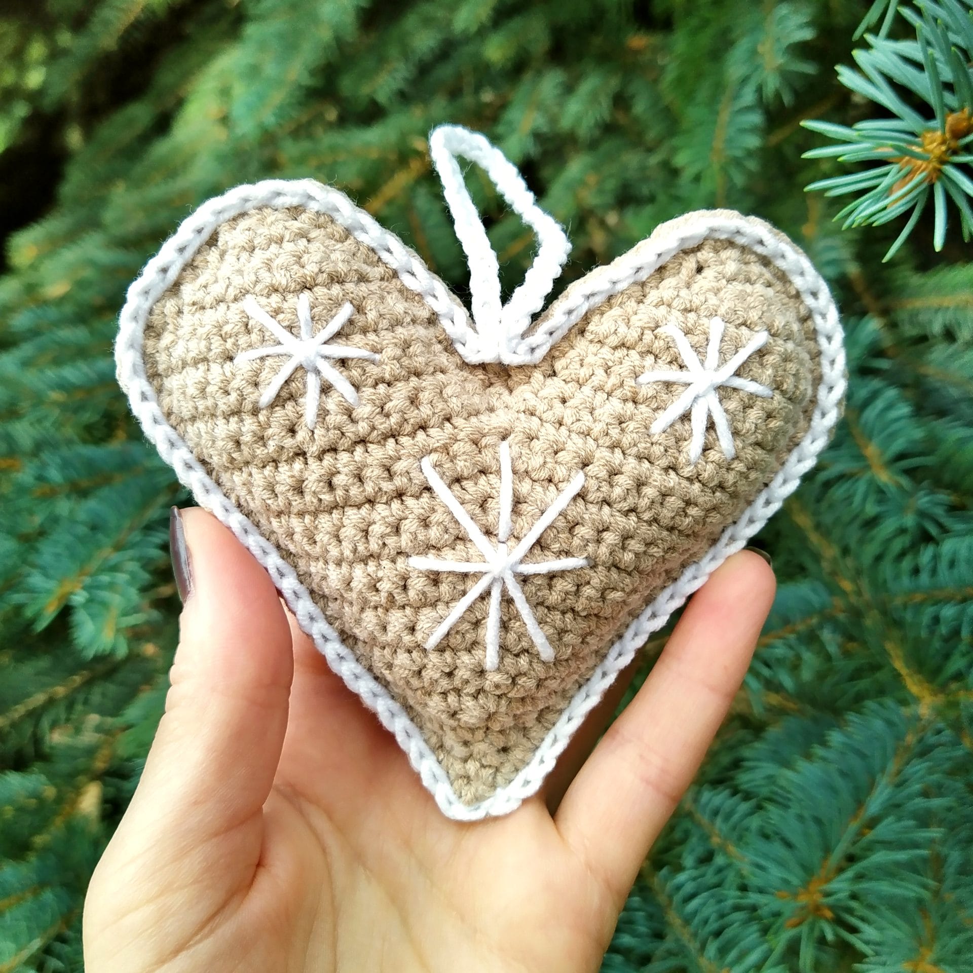 Crochet gingerbread amigurumi pattern Christmas decor