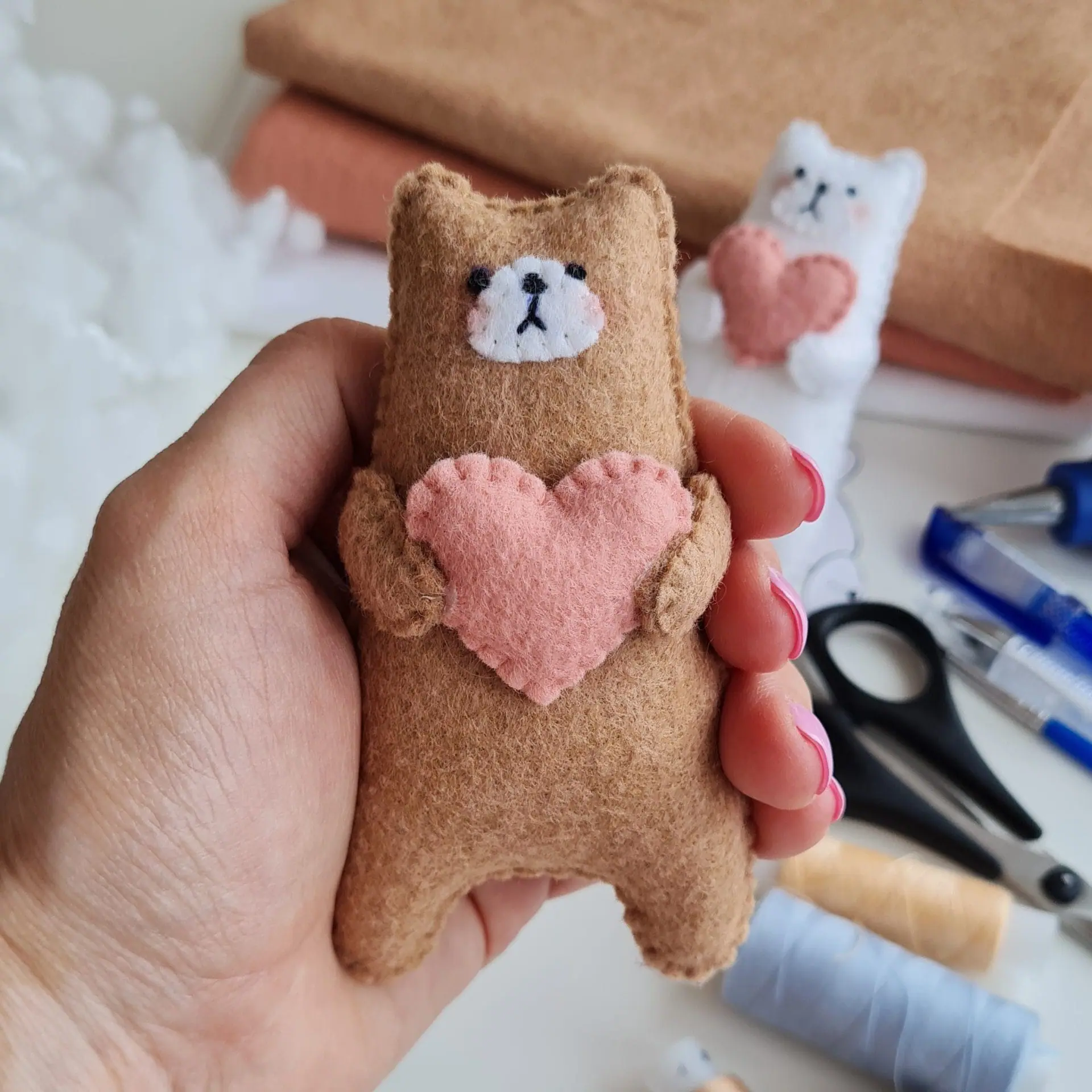 Felt Valentine’s bear with heart Free pattern