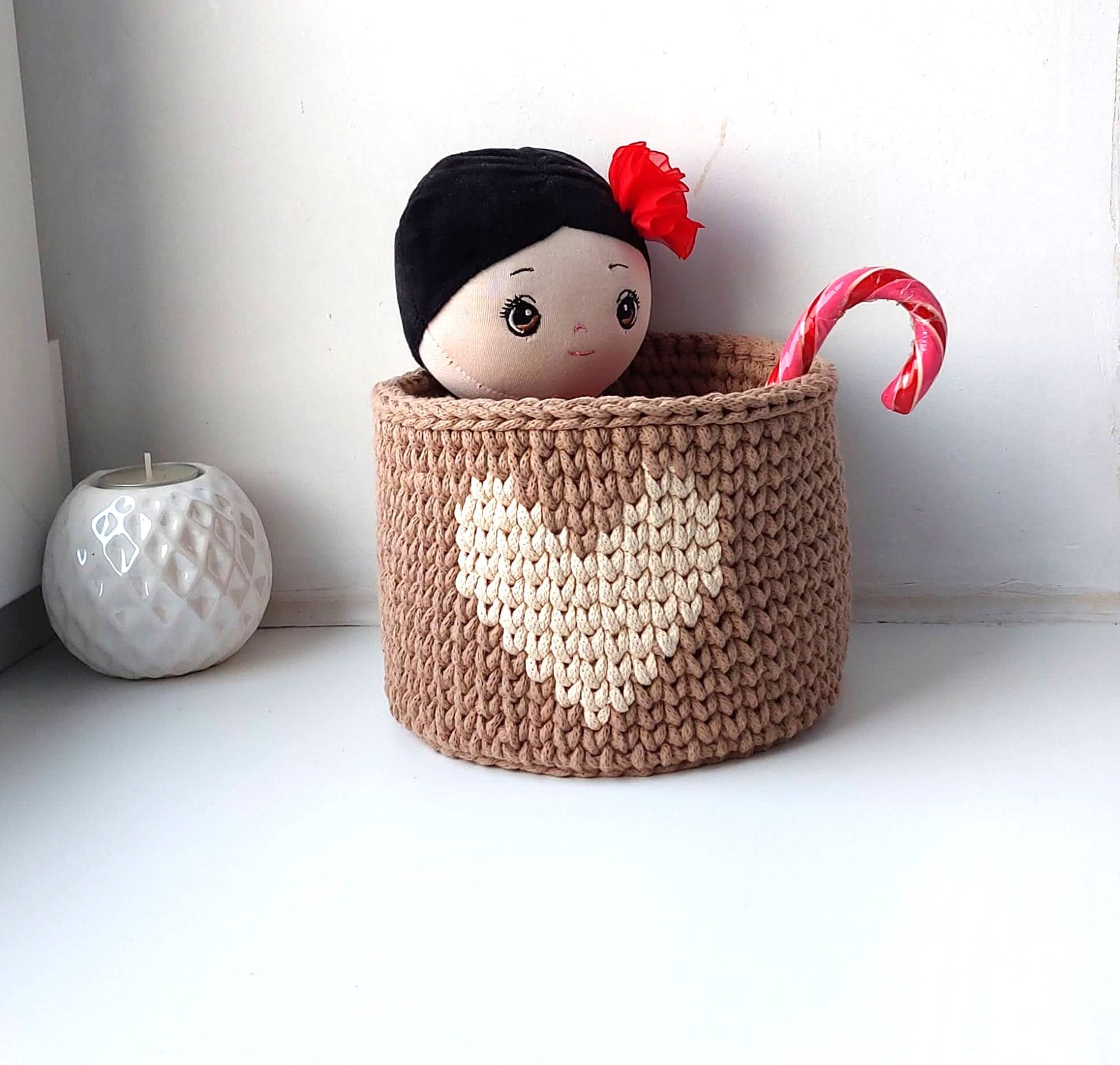 DIY tutorial crochet baskets with hearts S L M sizes