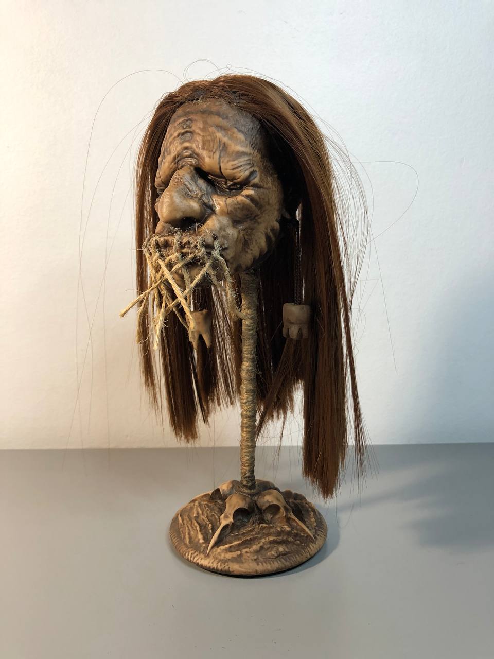 Shrunken Head 3 stand 3 Shrunken Head 3 stand - Image 3