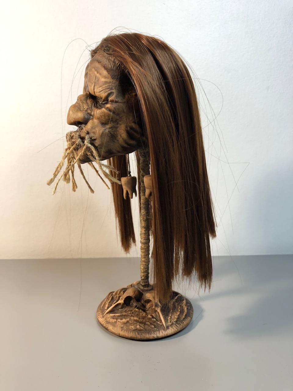 Shrunken Head 3 stand 2 Shrunken Head 3 stand - Image 2