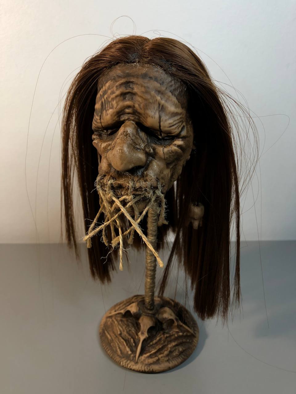Shrunken Head 3 stand 5 Shrunken Head 3 stand - Image 5