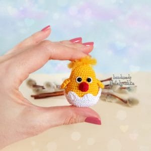 little toy chicken