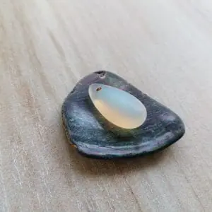 Opalescent sea glass OP14