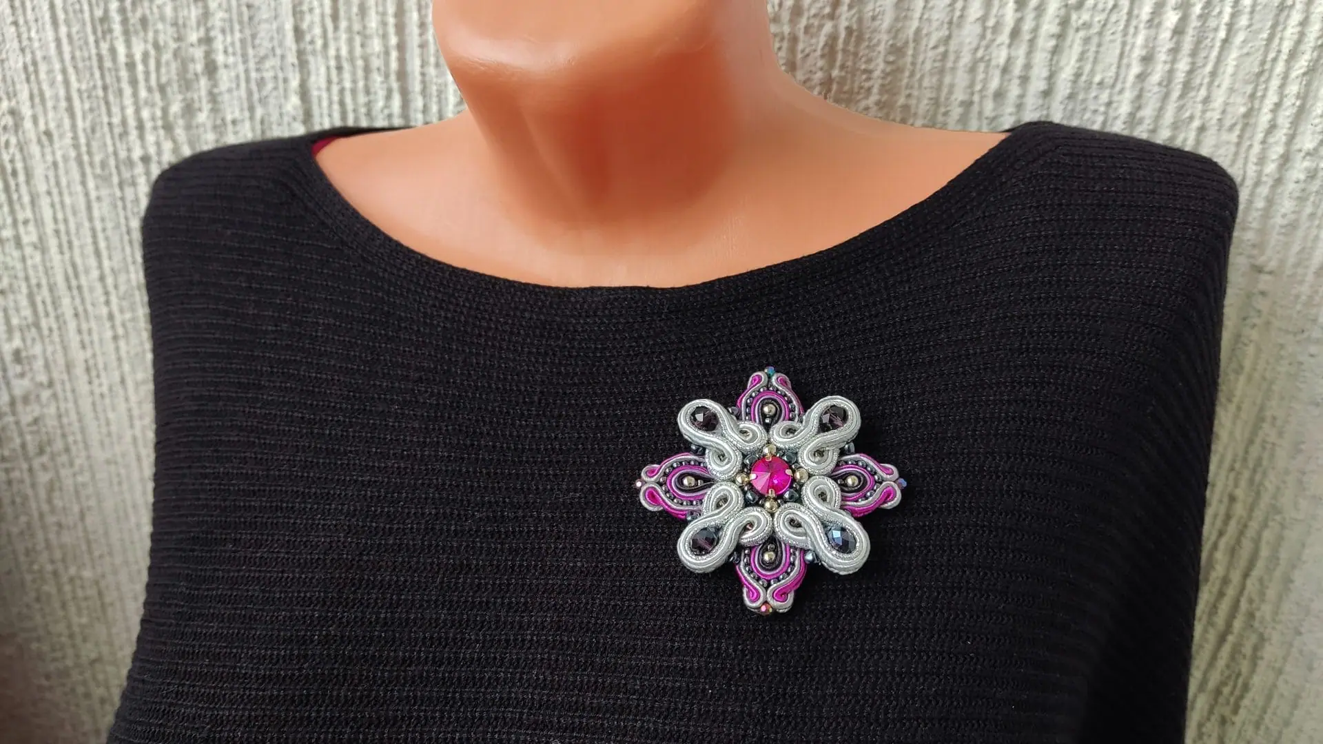 Pink brooch, Beaded brooch, Embroidered brooch 3 Pink brooch, Beaded brooch, Embroidered brooch - Image 3