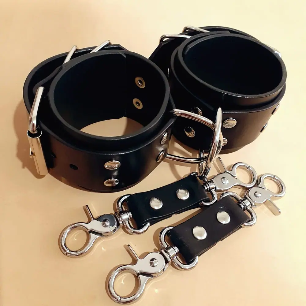 High quality leather bondage handcuffs with two connectors