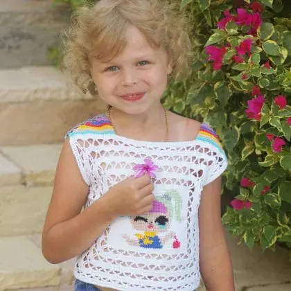 Girl's intarsia summer crochet top pattern with charts