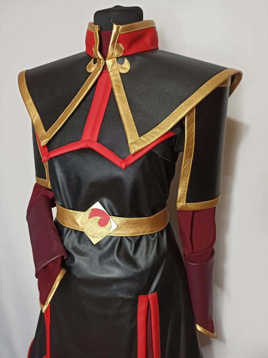 Azula from Avatar cosplay costume - Crealandia