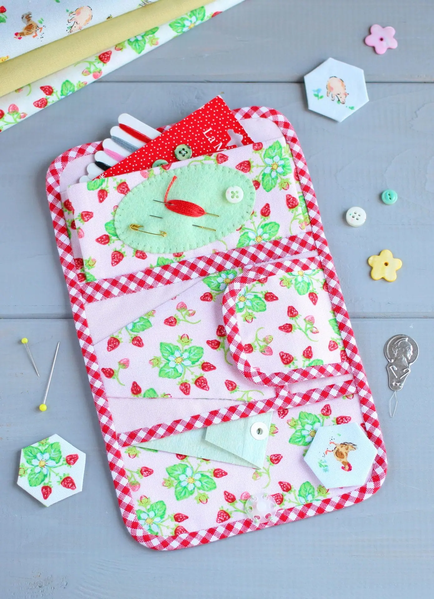 PDF Travel Sewing Organizer (Sewing Kit) Sewing Pattern 9 PDF Travel Sewing Organizer (Sewing Kit) Sewing Pattern - Image 9