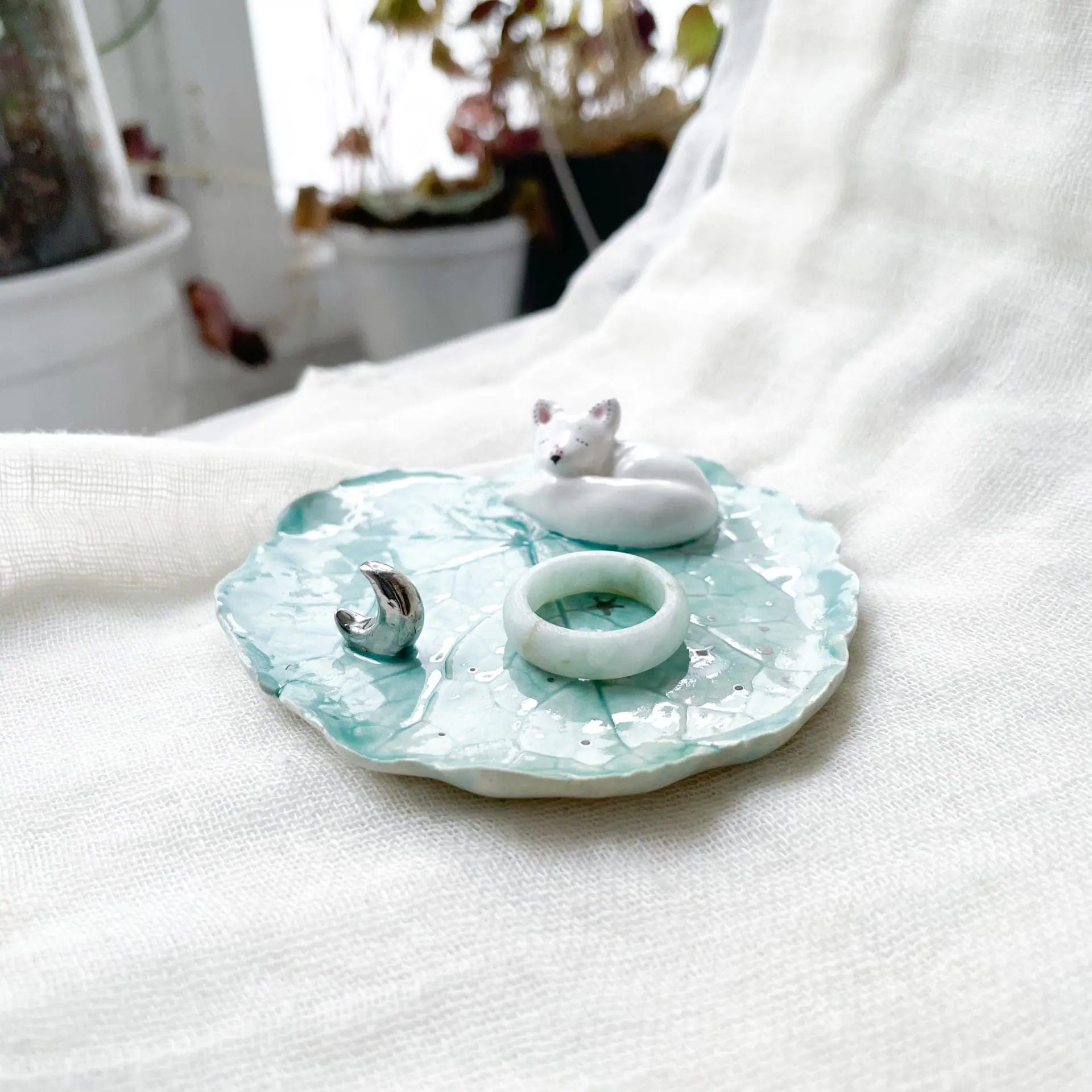 Arctic Fox Ring Dish, Whimsical Fox Lover's Gift 2 Arctic Fox Ring Dish, Whimsical Fox Lover's Gift - Image 2