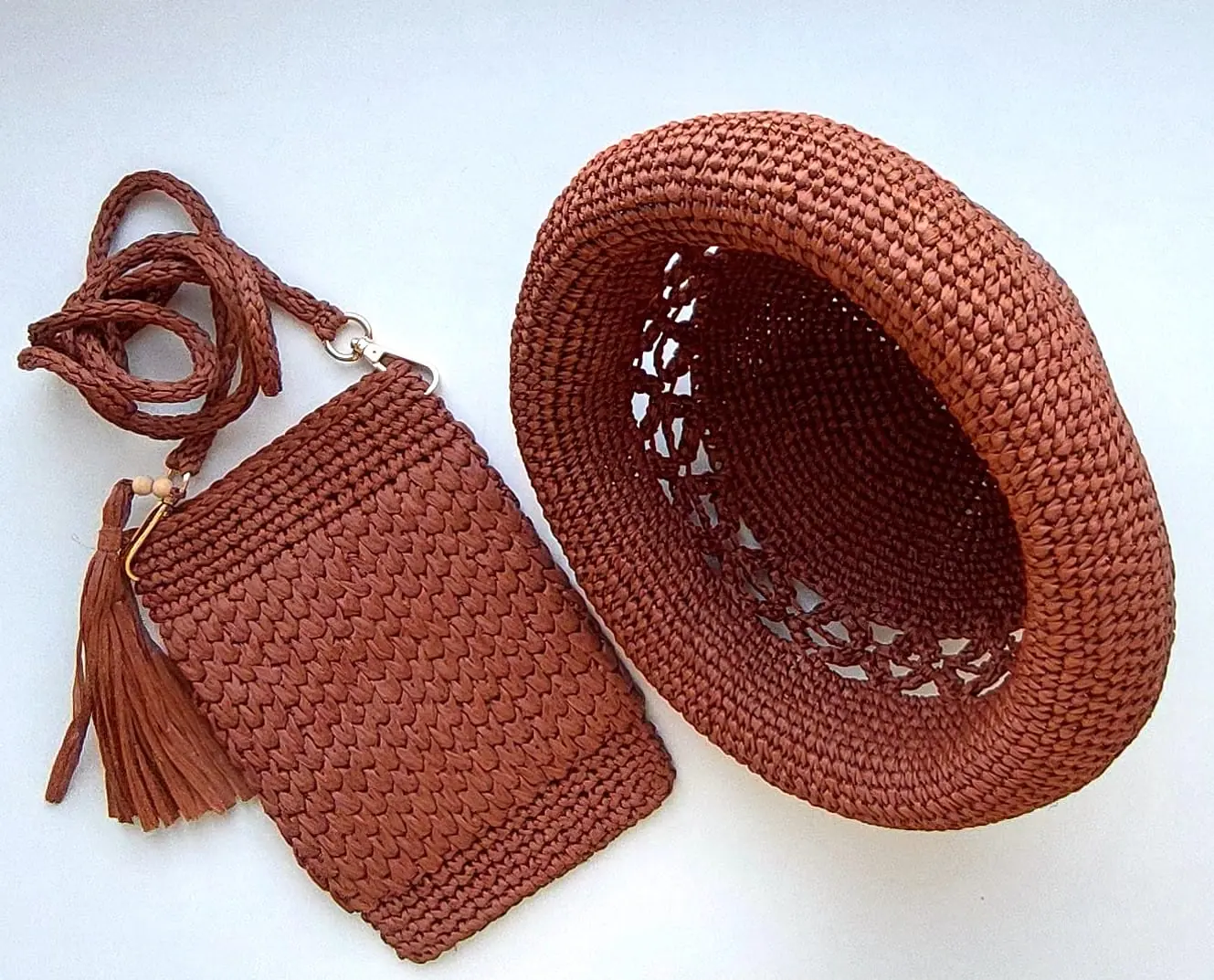 Straw hat and a little bag-a great beach outfit! 3 straw hat and little bag