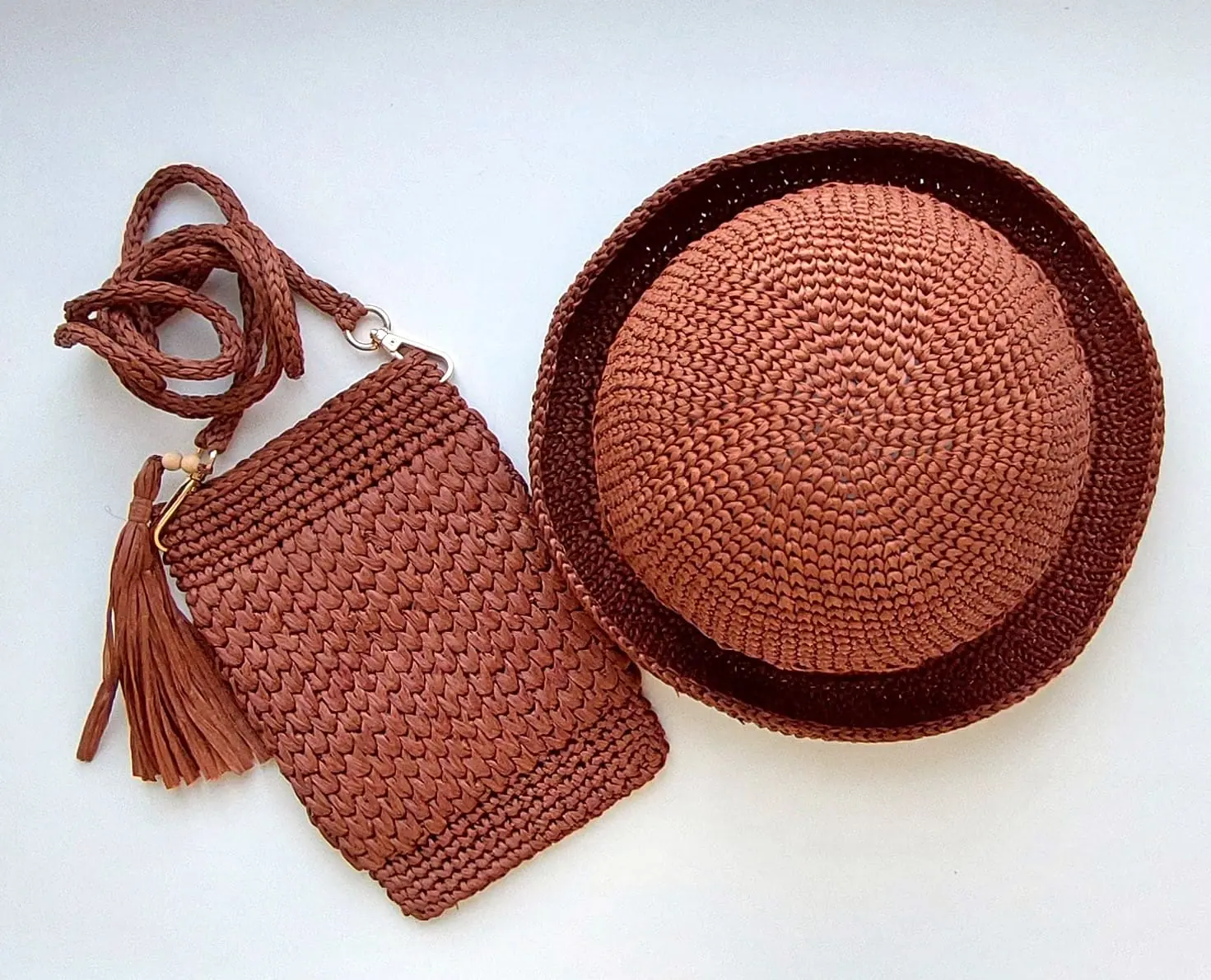 Straw hat and a little bag-a great beach outfit! 2 Straw hatand little bag
