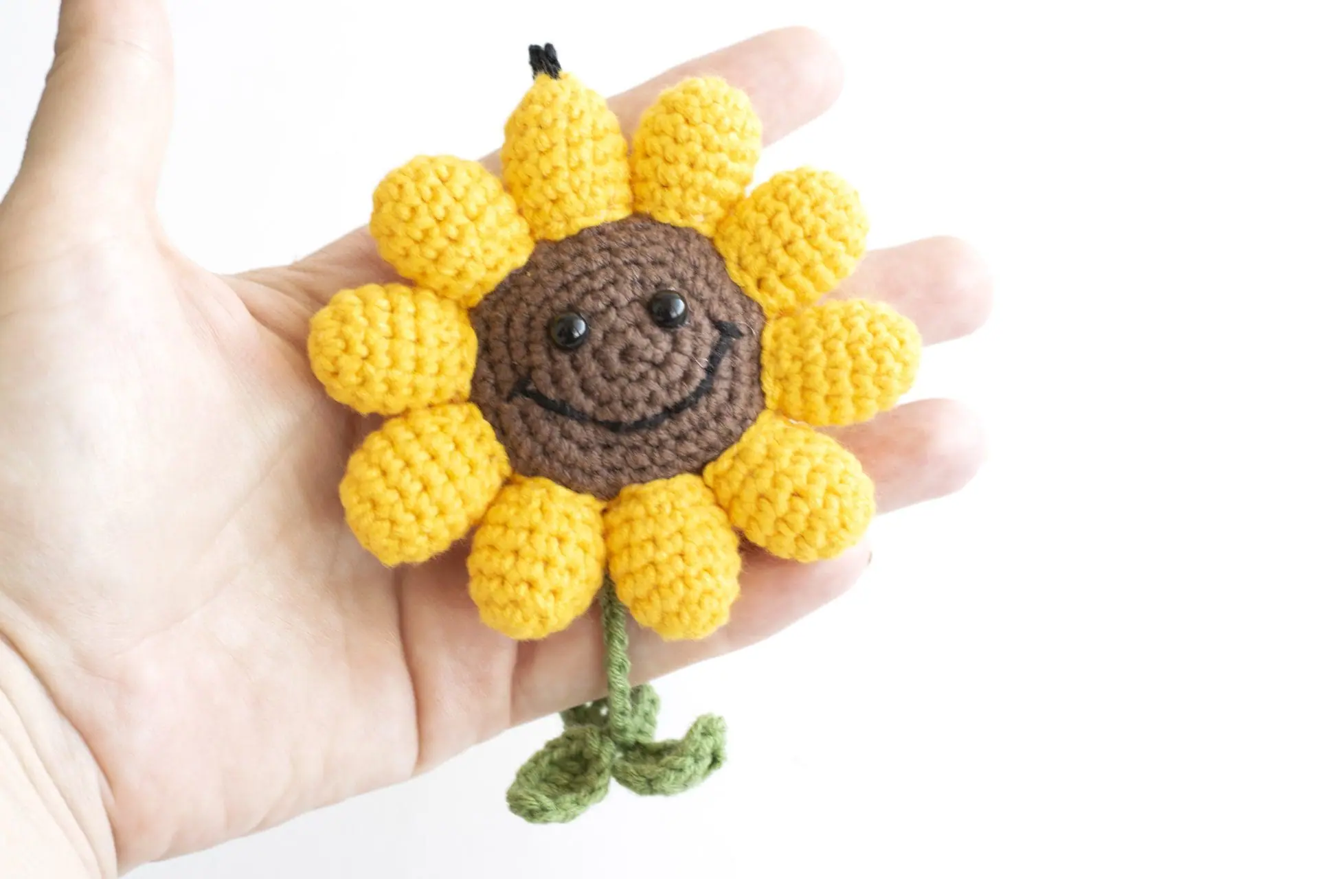 Crocheted sunflower charm car accessory on the rearview mirror 5 Crocheted sunflower charm car accessory on the rearview mirror - Image 5