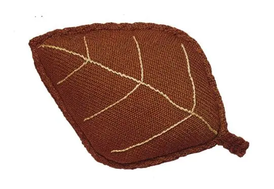 Vintage Knitting Pattern Cable Leaf Place Mat and Pillow - Image 3