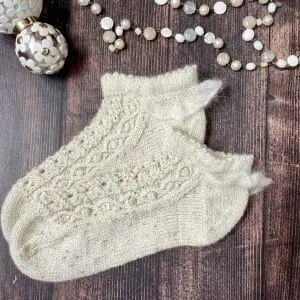Pearl lace socks knitting pattern (PDF ENG)