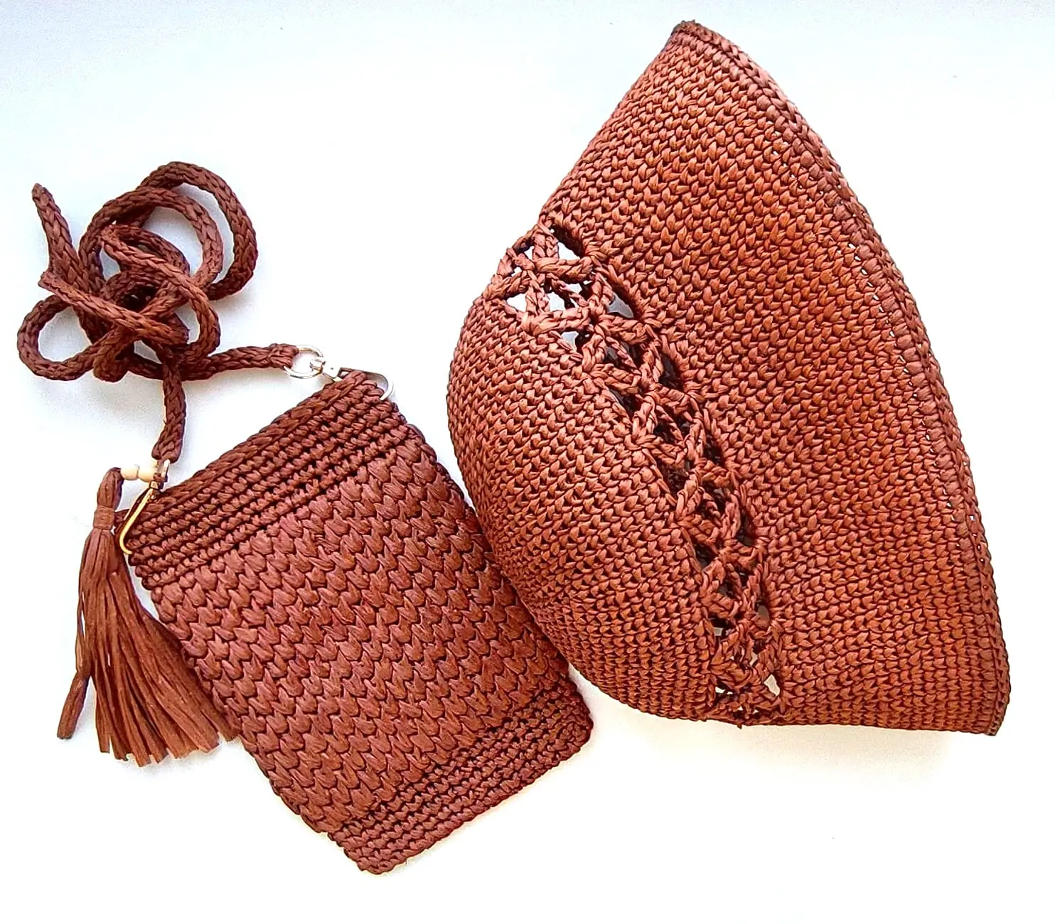 Straw hat and a little bag-a great beach outfit! 1 focus straw hat and little bag