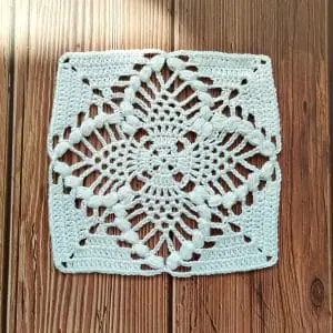 Lace granny square crochet pattern includes: instructions, photos, diagram, 5 ways to join granny squares.