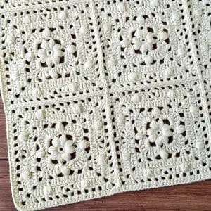 Unique crochet granny square pattern baby blanket easy includes: instructions, photos, diagram, video and 5 ways to join the granny square.