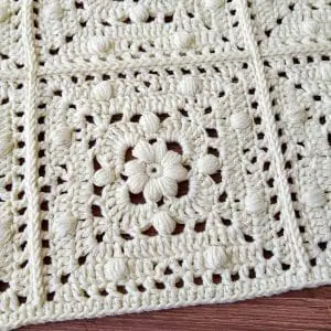 Unique crochet granny square pattern baby blanket easy includes: instructions, photos, diagram, video and 5 ways to join the granny square.