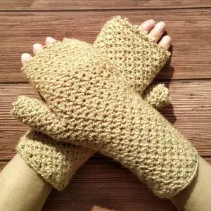 Easy crochet fingerless gloves pattern for beginners includes: instructions step by step, photos of the process.