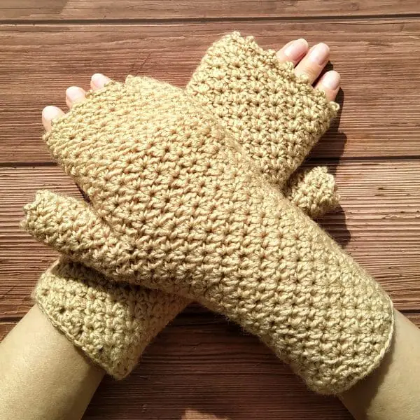 Easy crochet fingerless gloves pattern for beginners
