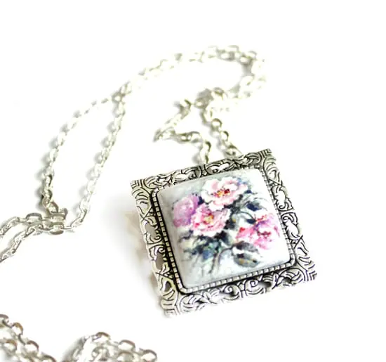The brooch-pendant on a chain «Delicate flowers» 1 The brooch-pendant on a chain «Delicate flowers»