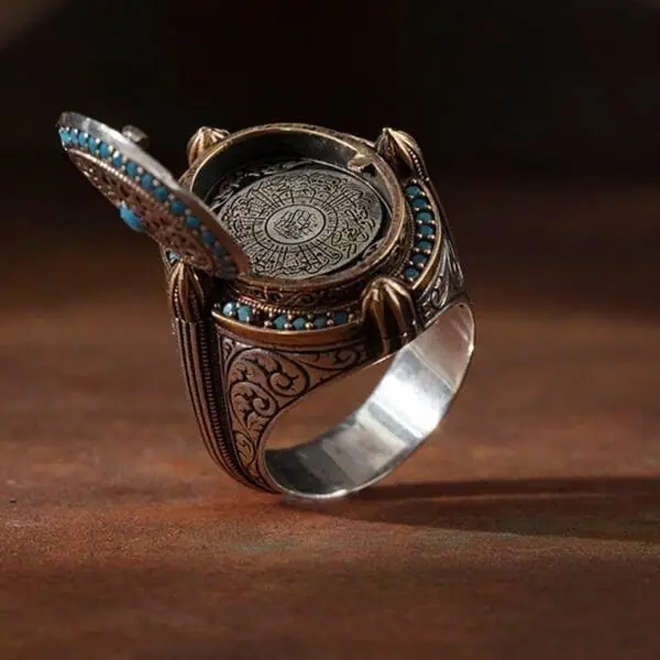 Secret Team Rings Silver Secret Compartment Ring – Elegance with a Hidden Touch - Crealandia