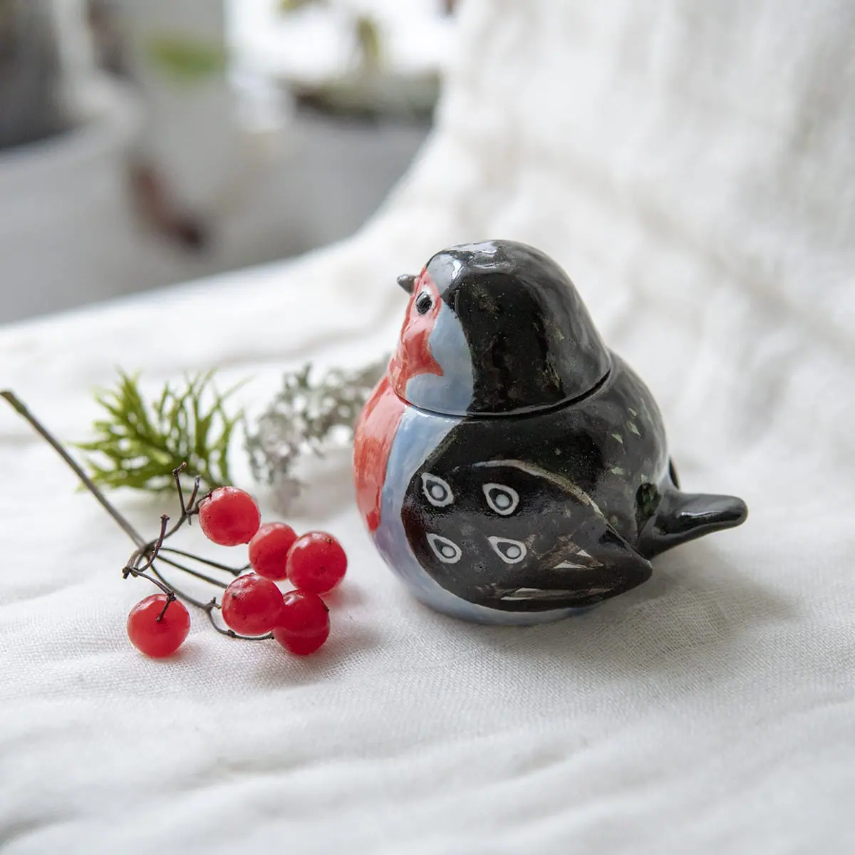 Cute Ceramic Robin bird trinket box Bird jewelry box 4 Cute Ceramic Robin bird trinket box Bird jewelry box - Image 4
