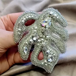 monstera-leaf-brooch-pin-silver