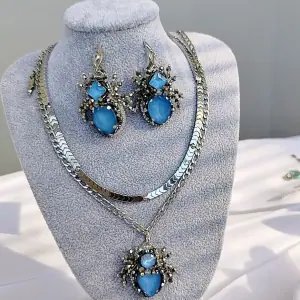 spider-earrings-and-pendant-handmade