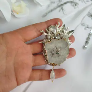 natural-stone-agate-brooch-handmade