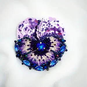 embroidered-blue-pansy-brooch-with-crystal