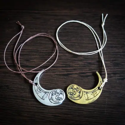 Rose Tico and Paige Tico Otomok medallion