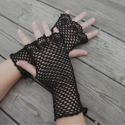 Lace black gloves