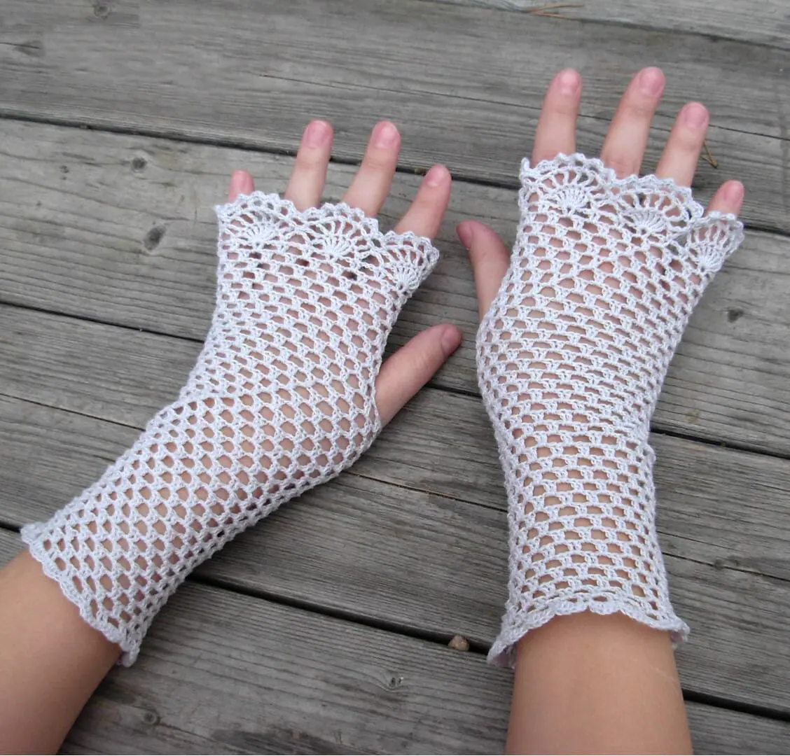 Cottagecore aesthetic lace fingerless gloves