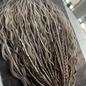 broshable synthetic dreads de dreadlocks with a loose tip