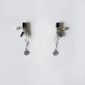 Nipple clamps with flower roses