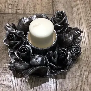 candleholder with the flowers