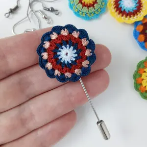handmade-crochet-brooch-unique-gift-idea-artisan-1-2