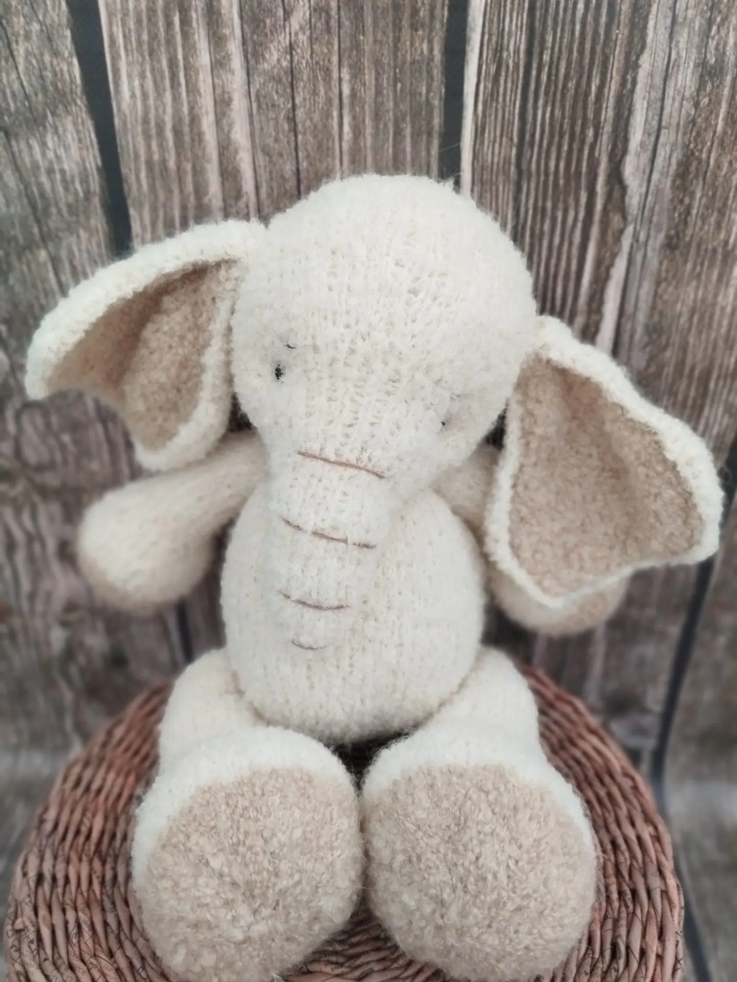 The sweetest Elephant, a posing toy, from boucle 2 The sweetest Elephant, a posing toy, from boucle - Image 2