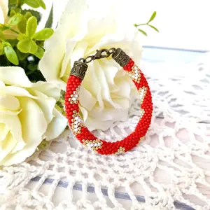 Red bracelet HEART – gift for her – seed beads bracelet