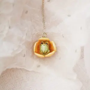Flower Frog Necklace