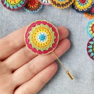 crocheted-brooch-mandala-deep-rhythm-handmade-gifts-1-2